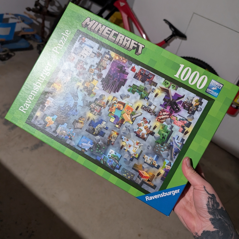Ravensburger Minecraft Puzzle - 1000 Pieces